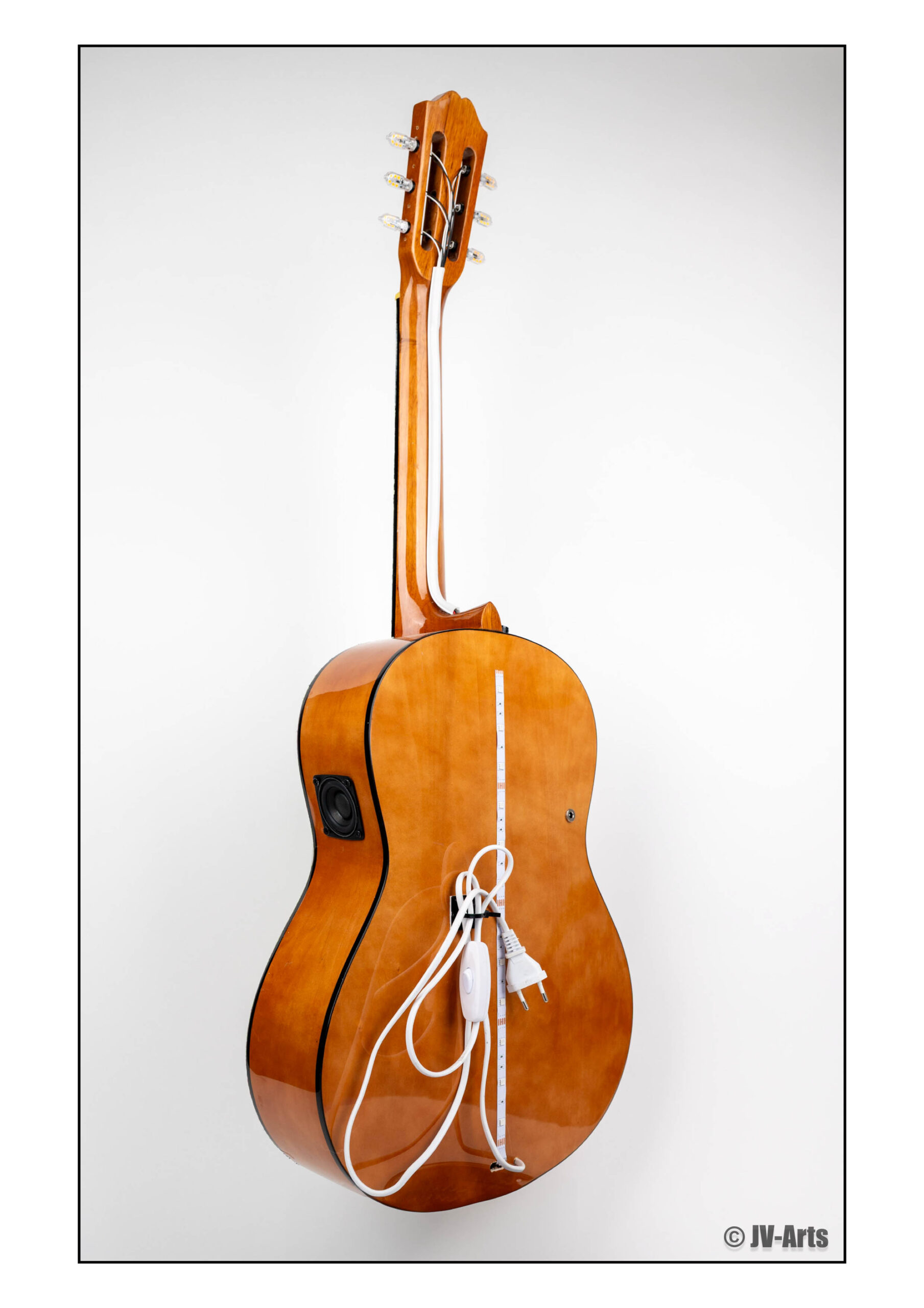 10 Guitare décorée "Tigre" avec éclairage Led et enceintes Bluetooth – Image 3