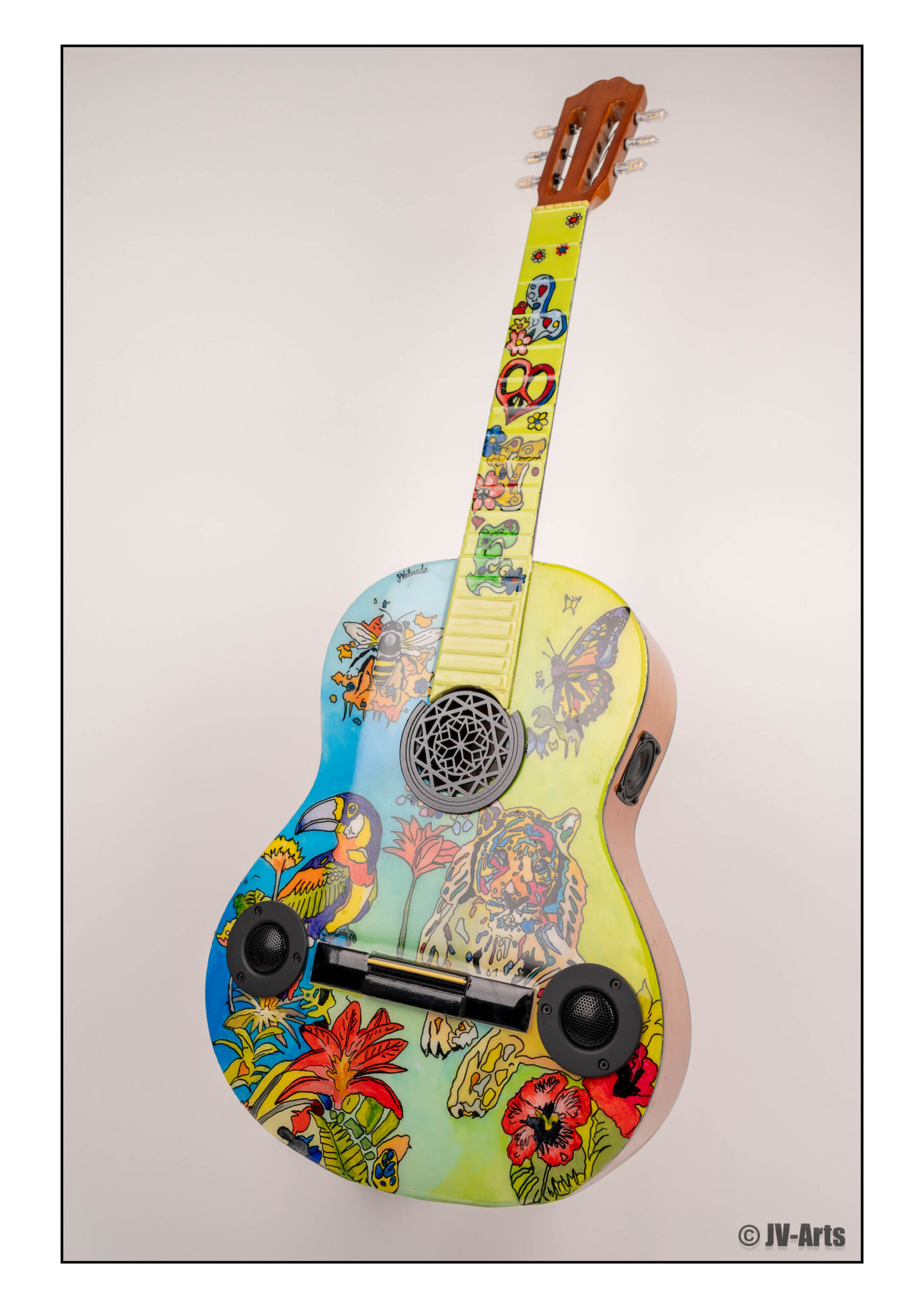 10 Guitare décorée "Tigre" avec éclairage Led et enceintes Bluetooth – Image 2